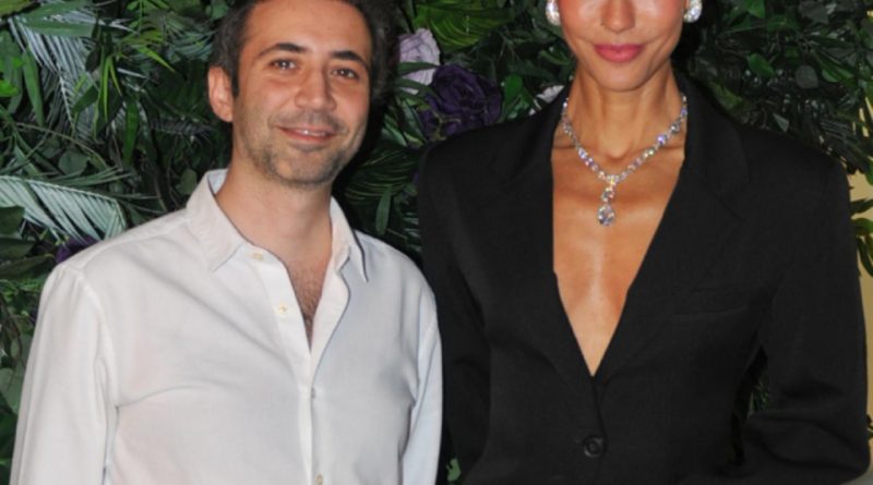 Yedi Kocalı Hürmüz Müzikalinin Oyuncuları Sarp Bozkurt ve Çağla Şıkel