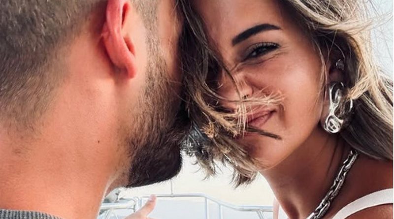 Here is the rewritten text in Turkish: Başlık: Buse Terim,