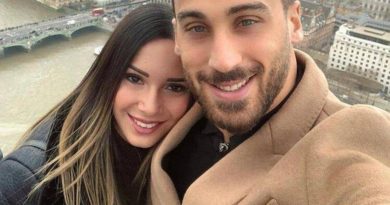 Başlık: Fenerbahçeli Cenk Tosun'dan Açıklama: Boşanmıyoruz İçerik: Fenerbahçeli <strong