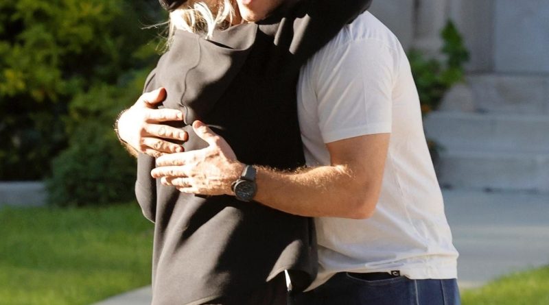 Eski Eşler Chris Pratt ve Anna Faris, Yoksullara Yemek Dağıtmak