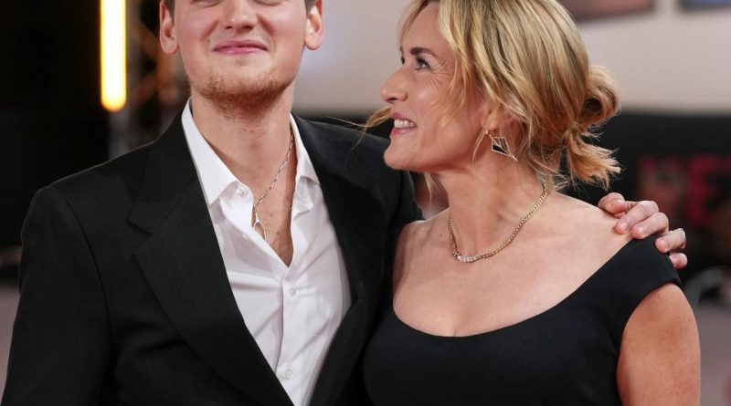 Here is the rewritten text in Turkish: Başlık: Kate Winslet,