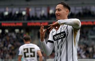 Genç forvet Eintracht Frankfurt'a, gelecek vaat ediyor