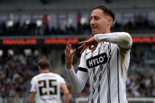 Genç forvet Eintracht Frankfurt'a, gelecek vaat ediyor