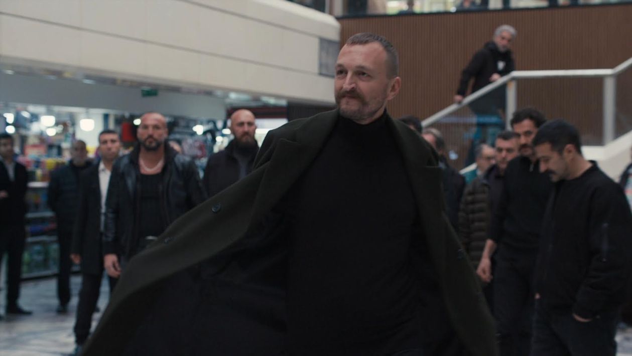 Veliaht yeni bölümünde gerilim artıyor, izleyiciyi asılı tutuyor