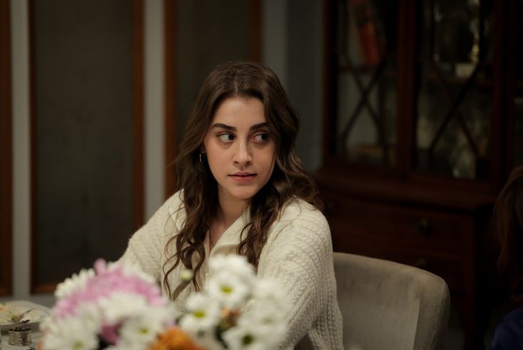 Baharın iç dünyası çöktü,Evren gidiyor artık üzüntü dolu bir yol