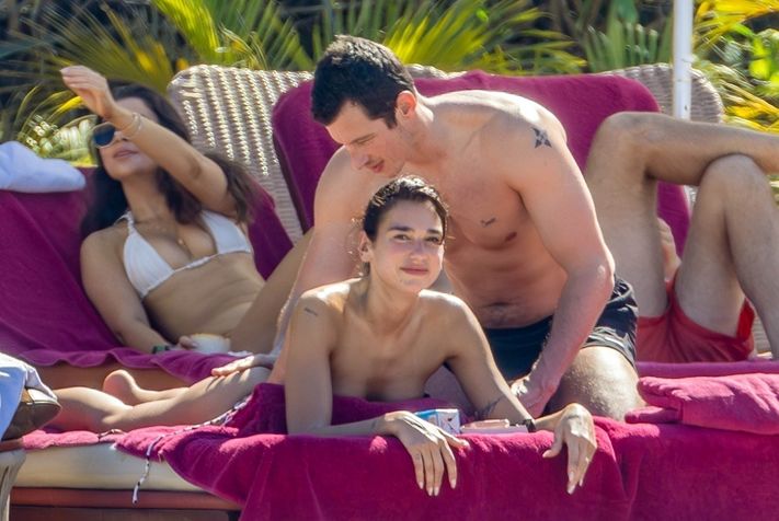 Dua Lipa ve Nişanlısı Callum Turner, Meksika'da Tatilde