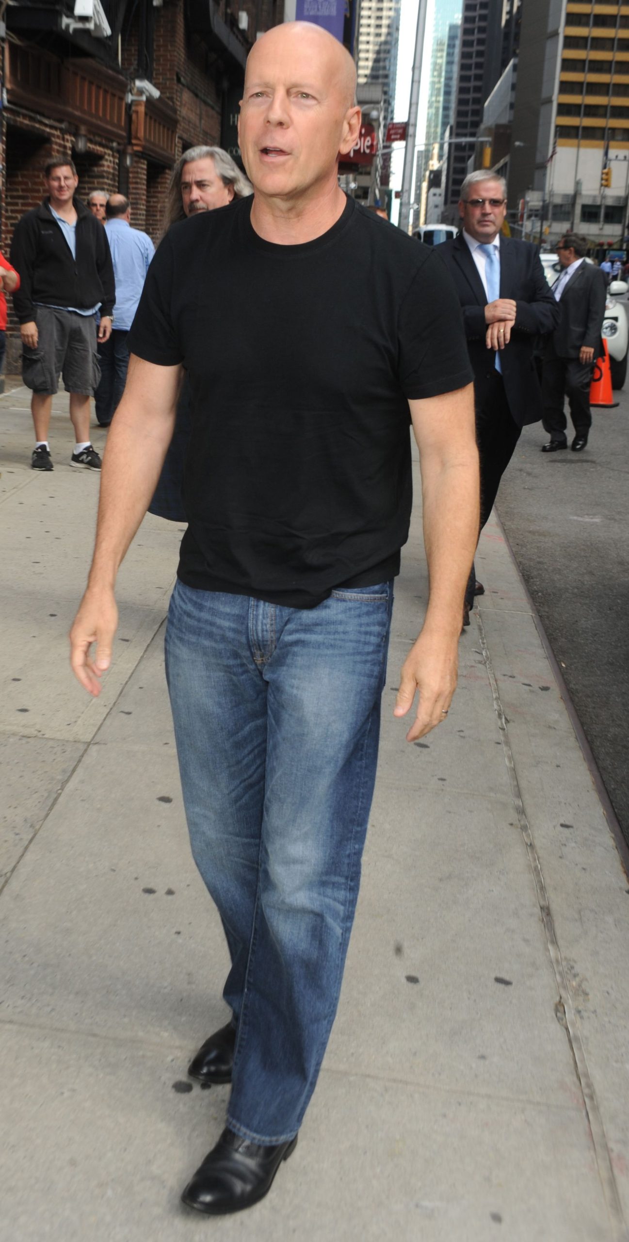 Beyni bilim adamlarıyla hayatta kalıyor