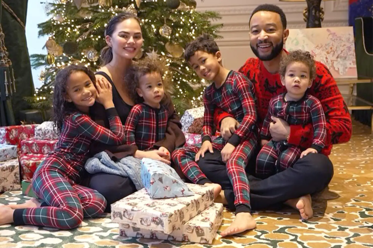 Chrissy'nin kırık dişiyle şeker oyunu oynadı, tedavi anını paylaştı