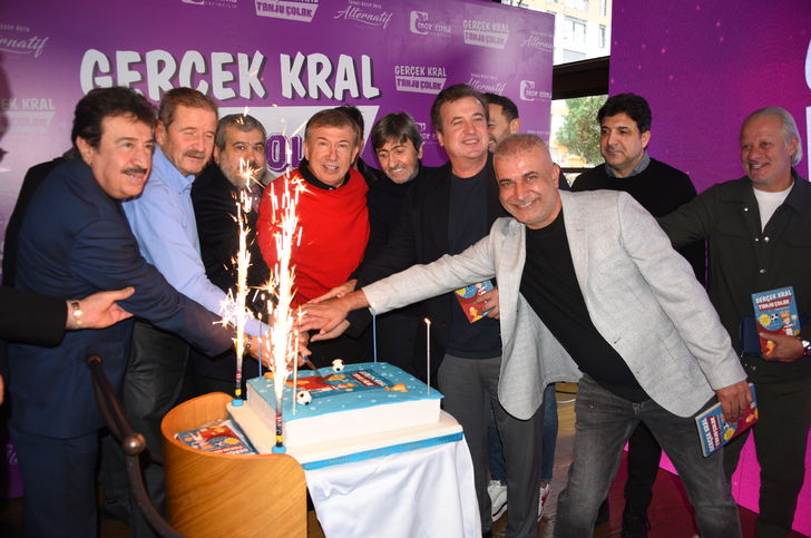 Tanju Çolak yeni kitabıyla çocuklara futbol hikayesi anlatıyor