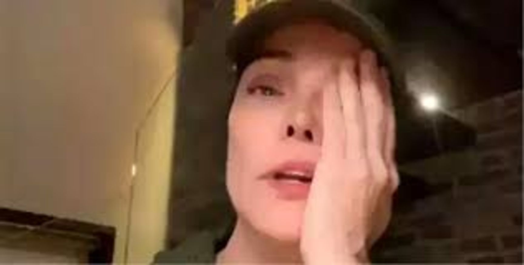 Hukuk savaşı derinleşiyor, Deniz Akkaya ceza aldı