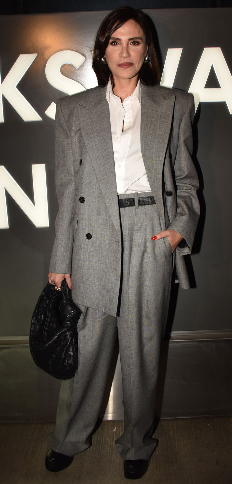 Gecede yıldızlar toplandı, sahne ışıkları parladı