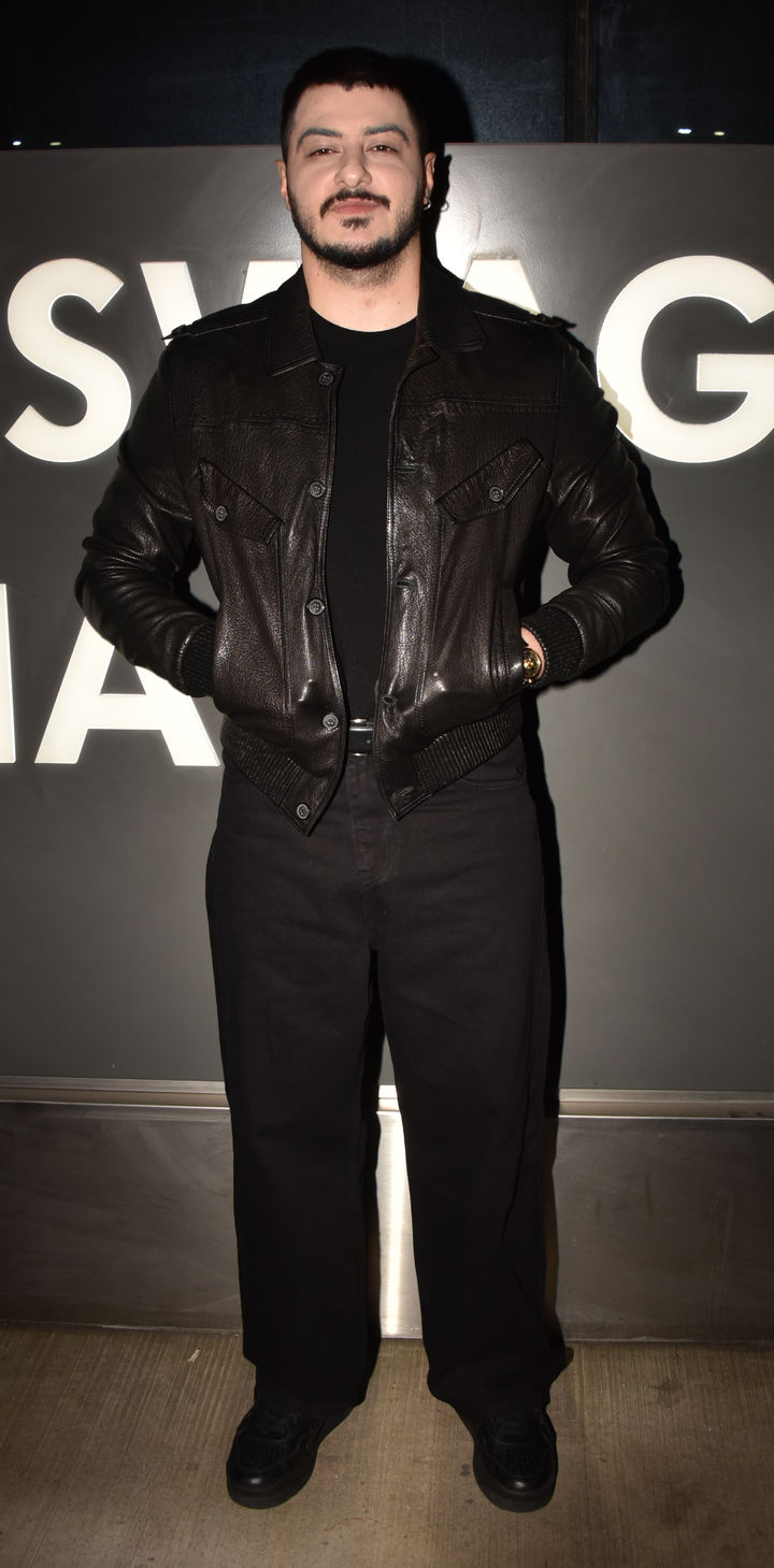 Sahne ışıkları, dostluk ve müzik gecesi