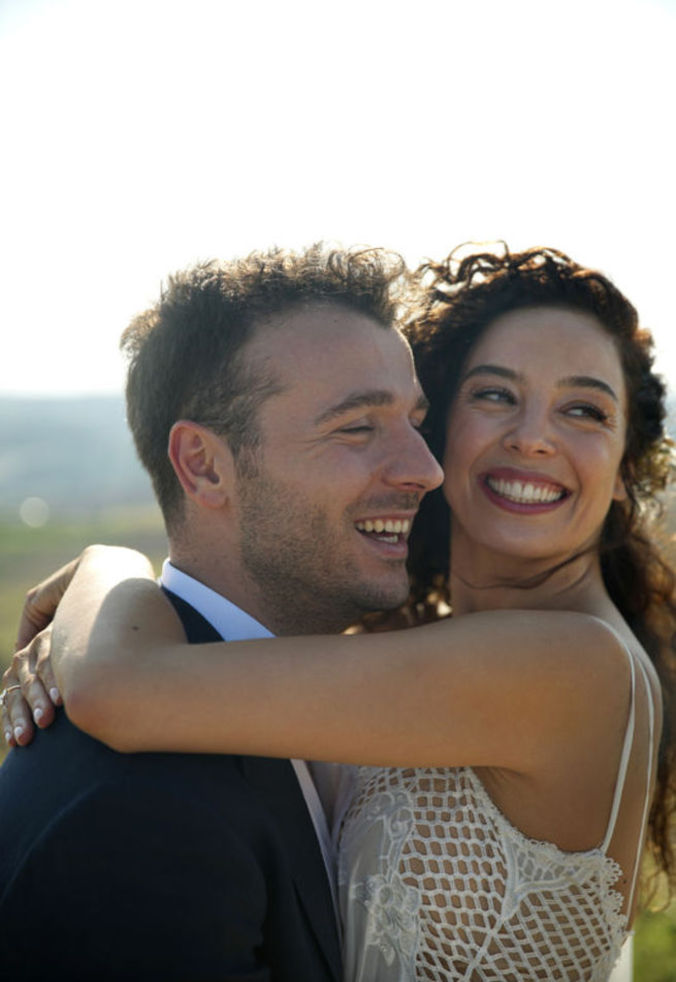 Samimi kahkaha, sıcak sohbet, aile ve dostlar bir arada