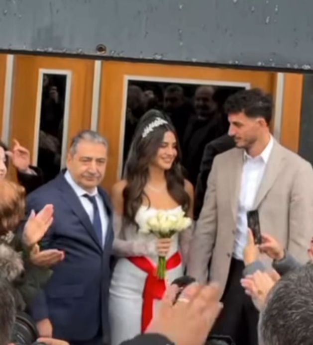 Aşkla gözler parladı, hayat boyu mutluluk dileğiyle!