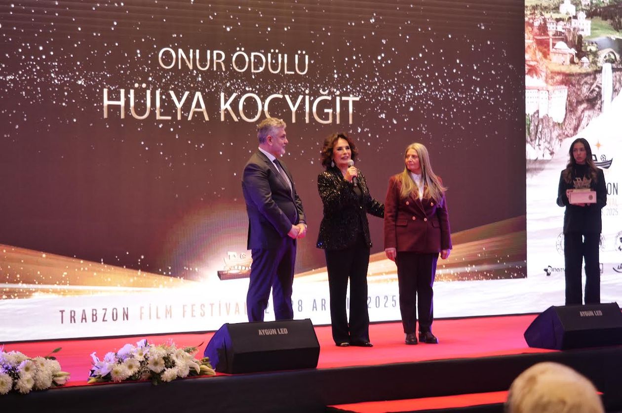 Trabzon'da sanat, siyasetin üstünde bir buluşma anı