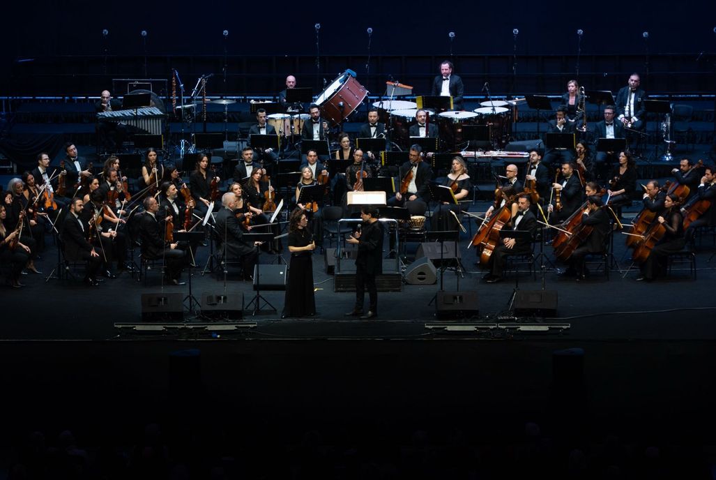 Piyano sihirli dokunuşlarla geceye hayat verdi