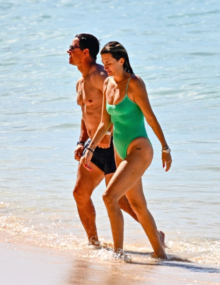 Güneş, kum, aile, mutluluk, Barbados rüyası