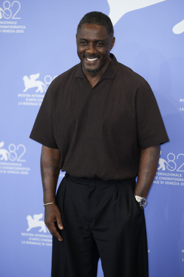 Geleceğe umutla bakan gençlere, Elba'dan şövalyelik onuru