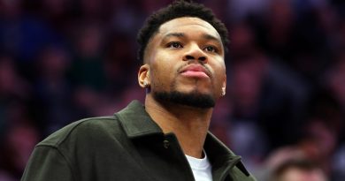 Giannis geri dönüyor, dövüş için güç toplar