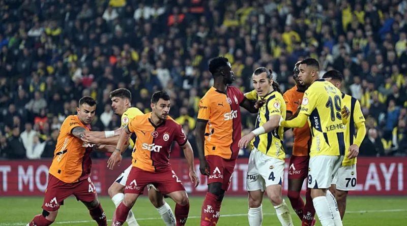 Fenerbahçe-Galatasaray Derbisinin 11'leri Belli Oldu Süper Lig'de dev derbi, Fenerbahçe