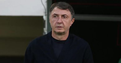 Here is a Turkish text that meets your requirements: Kasımpaşa'da