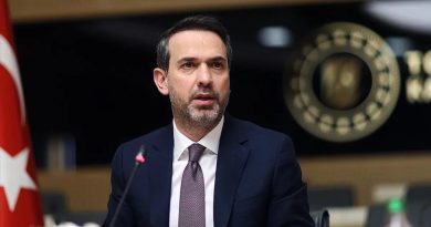 Başlık: Bakan Bayraktar'dan Enerjide Bağımsızlık Mesajı Bakan Bayraktar</