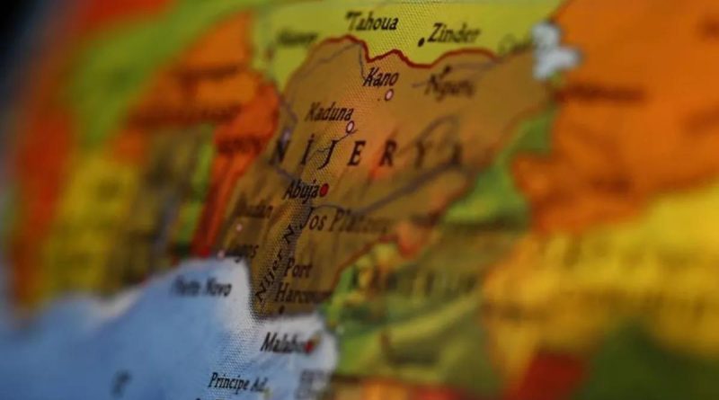 Başlık: Nijerya Savunma Bakanı Abubakar istifa etti! İçerik: Nijerya'daki gelişme