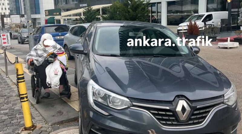 Çukurambar sokaktaki trafik sıkışması, yolun darlığından ötürü