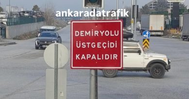 Üst geçit kapandı, trafiğe sıkışma geldi