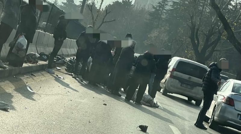 Motosiklet kazasıyla yaralananlar var, dikkatli geçiş talebi