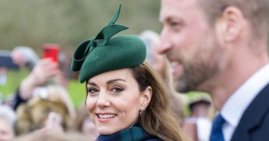 Prens William ve Prenses Kate, Aileleriyle Yeni Yıl Karesi Paylaştı