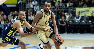 Sahnede Kevin Punter, Euroleague'in gururu, yılın yıldızı