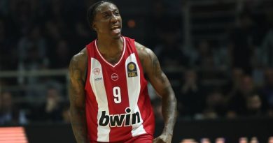 Yetenekli oyun kurucu Anadolu Efes'e geldi, yeni sayfa