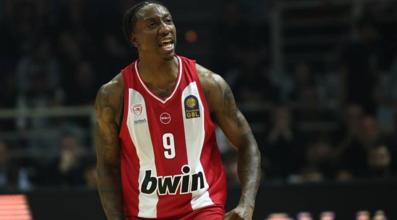 Yetenekli oyun kurucu Anadolu Efes'e geldi, yeni sayfa