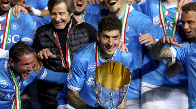 Transfer yasağı, Napoli'nin kısıtlamaları ve olası veda rotası