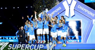 Napoli Supercoppa Italiana'yi 2-0 ile kazandı