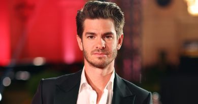 Genç bir adamın karmaşık dünyası, beklenmedik bir keşif