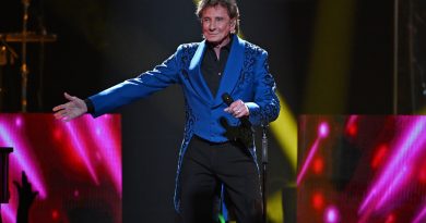 Barry Manilow kanser tanısı aldı, konserleri erteledi