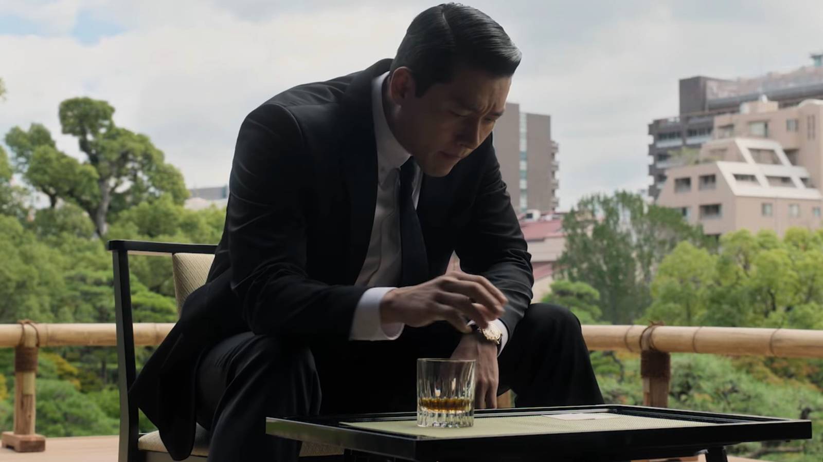 Hyun Bin gerilim dolu yeni K-dramada 1970'lere dönüşünü sergiliyor