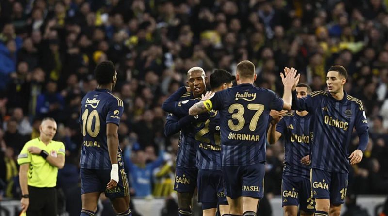 Fenerbahçe İlk Devre Ledeli Bitti 39 Puanla Eyüpspor'u 3-0 Yendi