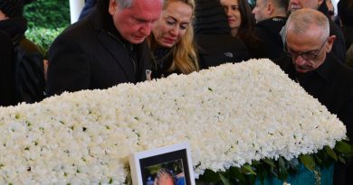 Yaşını bastırıp göğüs gerdi, ama kalbini kaybetti💔😢