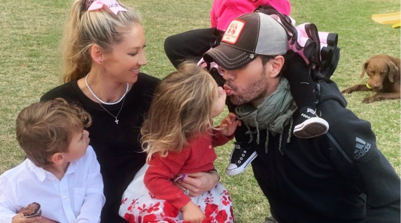 Kournikova ve Iglesias, dördüncü bebeğini dünyaya getirdiler