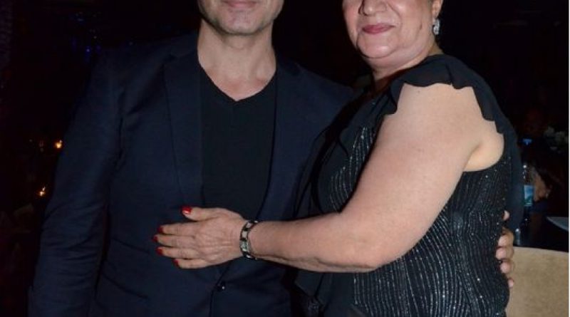 Annesi kansere yakalanıp tedaviye giriyor