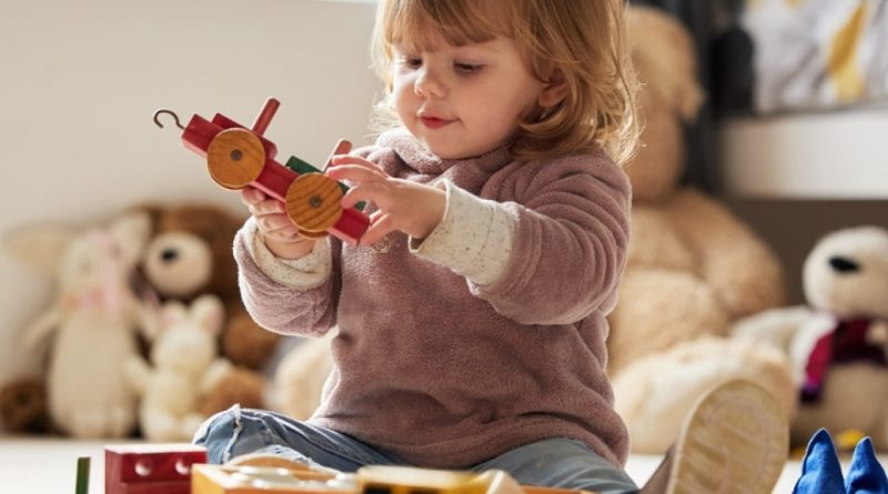 Güvenli oyuncak, mutlu çocuk, sağlıklı gelişim, dikkatli seçim