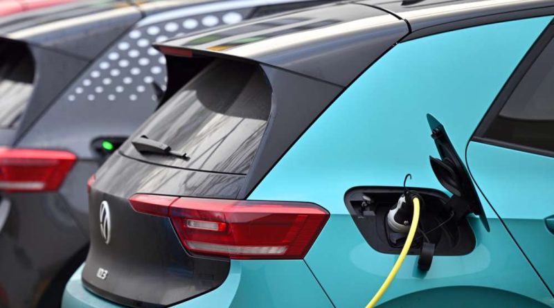 Esneklik geldi, benzinli motorlar hala yolda