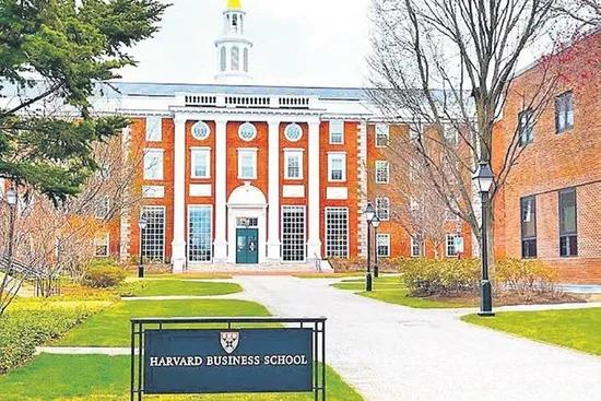 Etrafındaki insanlar, sen de olursun