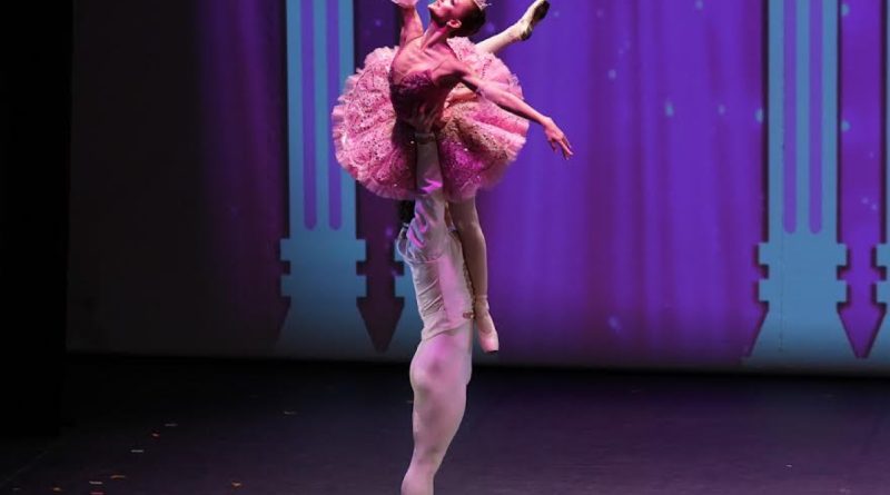 Sahne ışıkları, dansın büyüsü, genç yetenek, yılbaşı neşesi