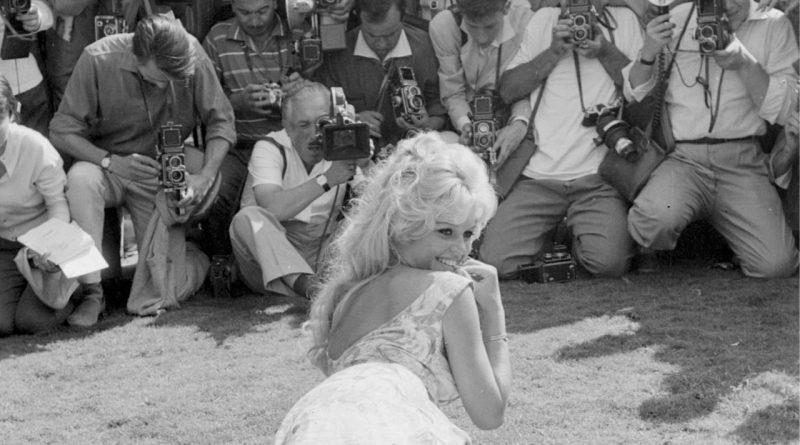 Efsane soldu, sinema ve stil dünyası yaslı