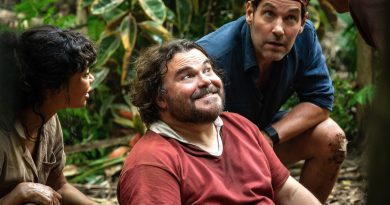 Gülme krizini engelleyemediler, set sallandı!