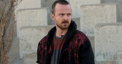 Steven Gomez adeta dürüstlükteki ummadığımız oyunçu kâğıtları çıkarır